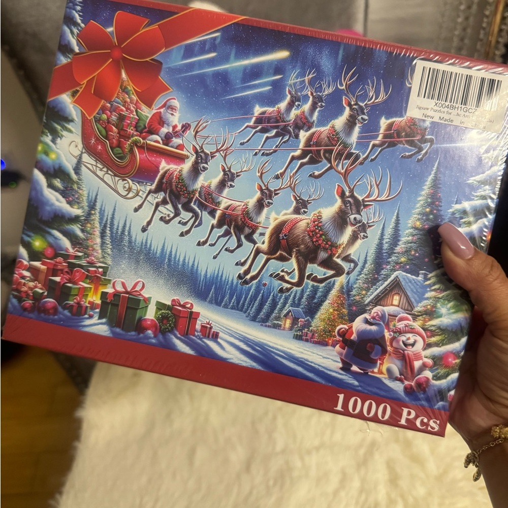 Festive Christmas Puzzle with Santa and Reindeer 1000pcs set. New.